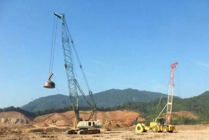 孔内深层强夯法：地基加固的新技术