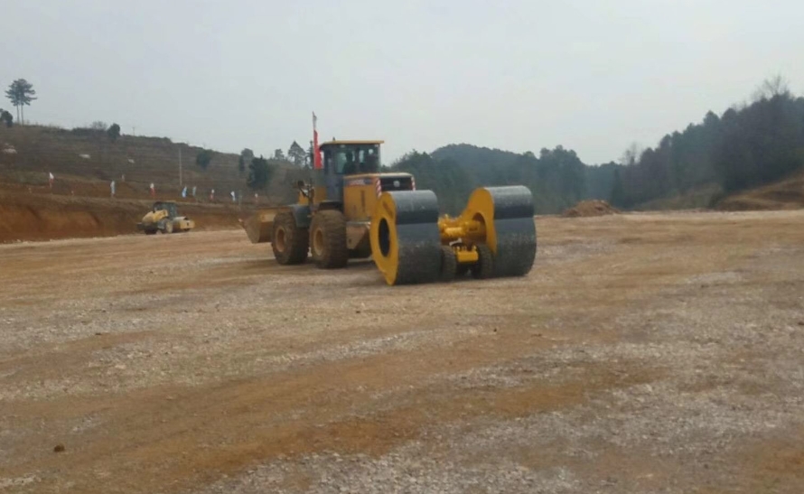 路基强夯机：夯实基础，助力现代工程建设